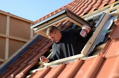 Pose de fenêtres de toit Velux à Eyburie